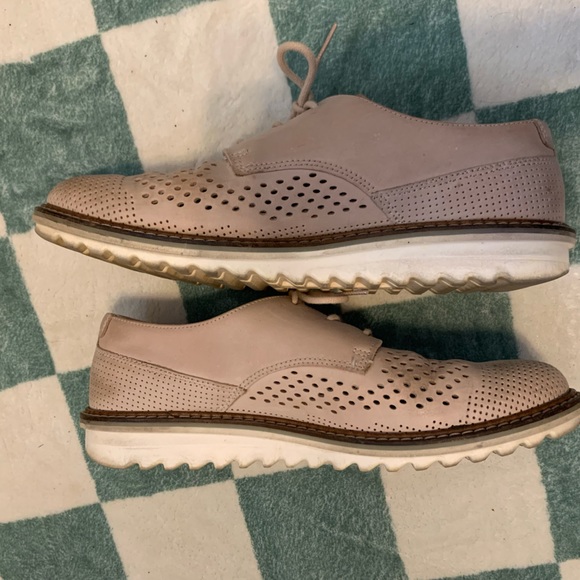 Ecco Women’s Oxford Sneakers - Picture 2 of 5